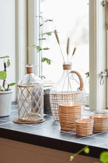 Flaske i glas med rattanflet H22 Ø10 cm